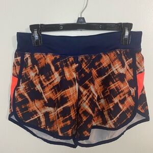 Sketchers small athletic shorts with drawstring on inside.